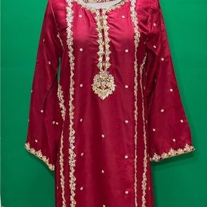 Dark Red -3PC Staple
LINEN EMBROIDERED SUIT.
